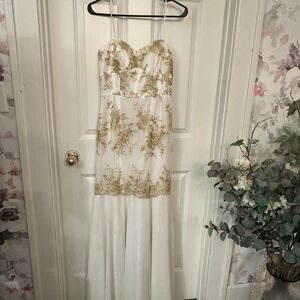 Chic White Dress with Gold Embroidery